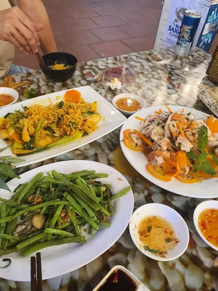 CƠM NIÊU NHÀ QUÊ - RESTAURANT