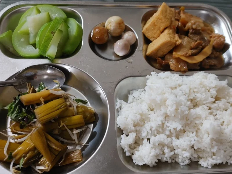 Quán cơm công Hiền