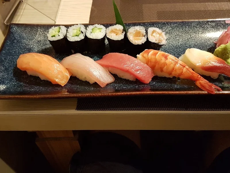 Nhà Hàng Sushi Nhật Bản Hoa Cúc Vàng Hải Phòng ( sushiya KiKu )