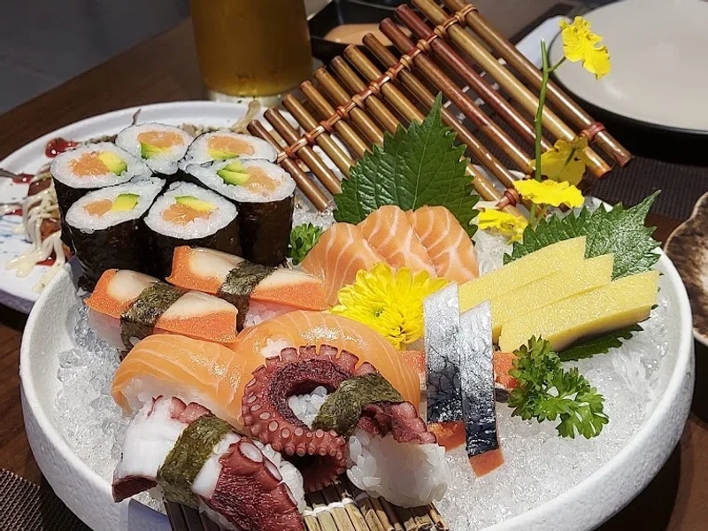 Let's Sushi Hàm Nghi