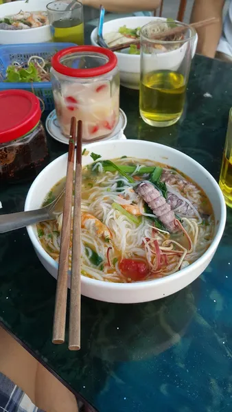 Quán bún hải sản Thành Vinh