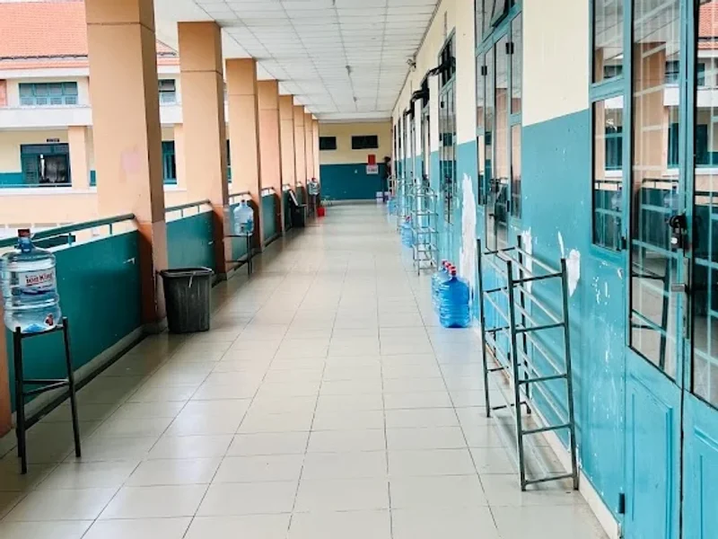 Trường Tiểu học Bình Tân