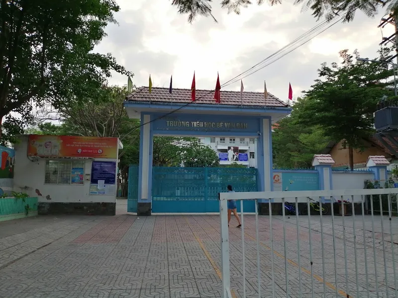 Trường tiểu học Bế Văn Đàn