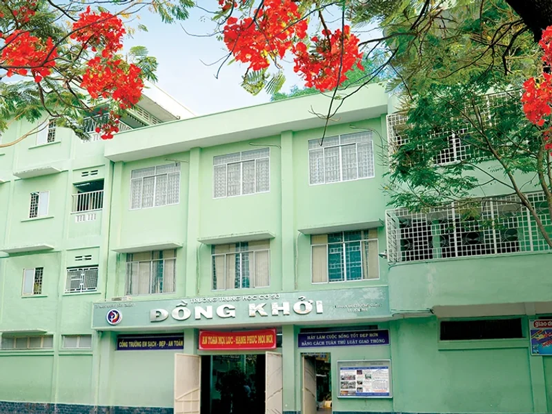 Trường THCS Đồng Khởi