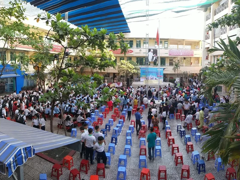 Trường THCS Phú Định