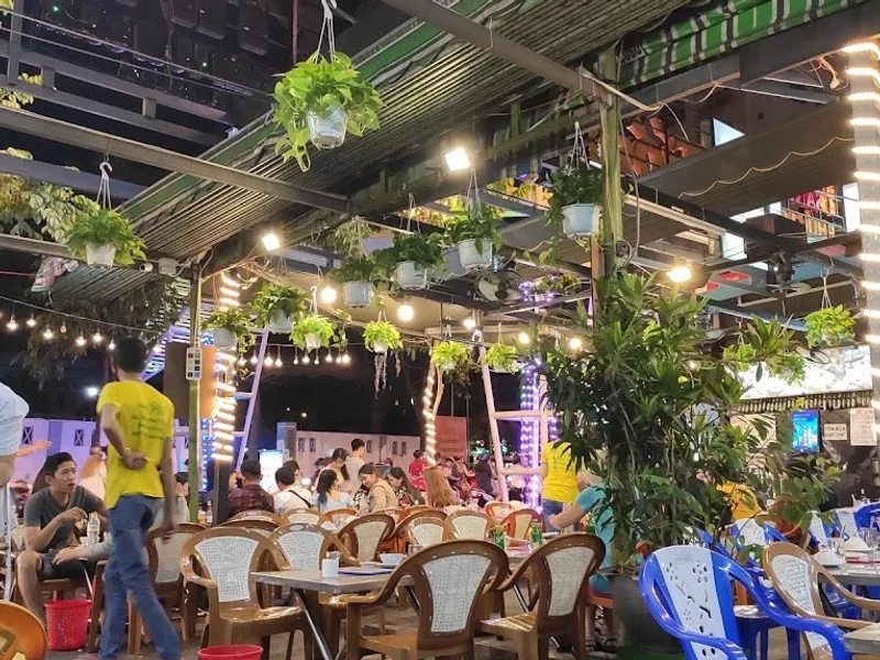 Phố Ẩm Thực - Vĩnh Khánh