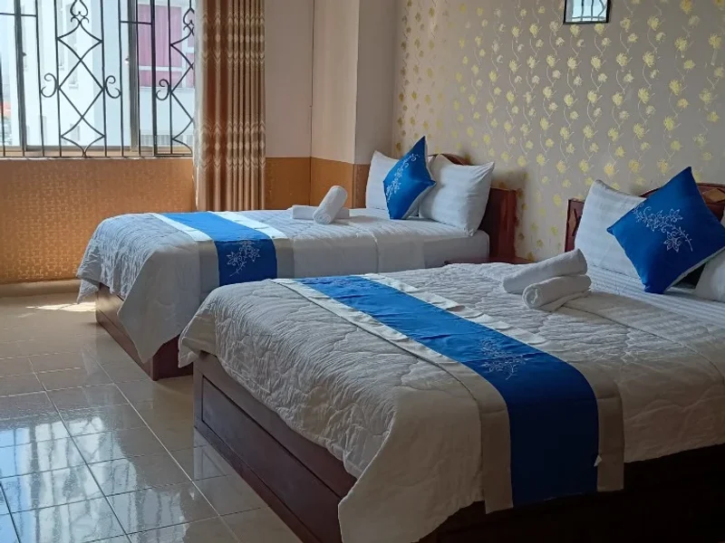 KHÁCH SẠN HỒNG PHÁT