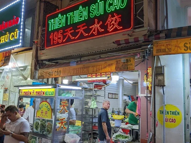 Chợ Hà Tôn Quyền