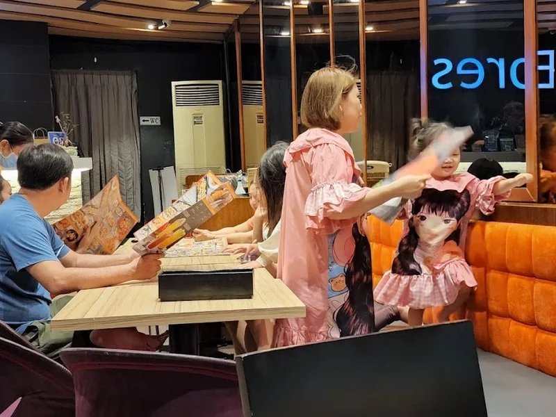 Thai Express Hồ Bán Nguyệt