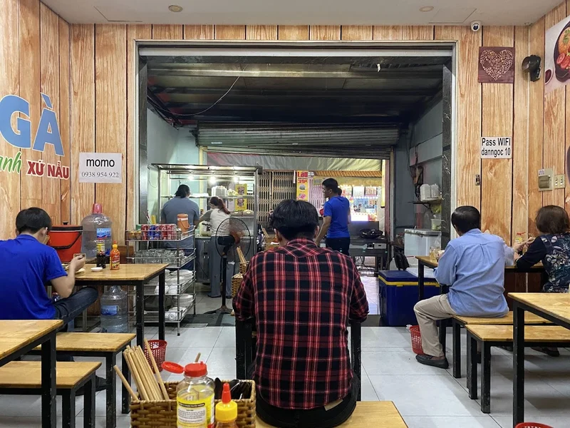 Cơm gà xé lá chanh Xứ Nẫu