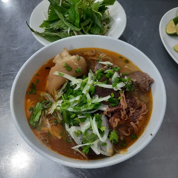 Quán Bún Bò Huế Phương Linh