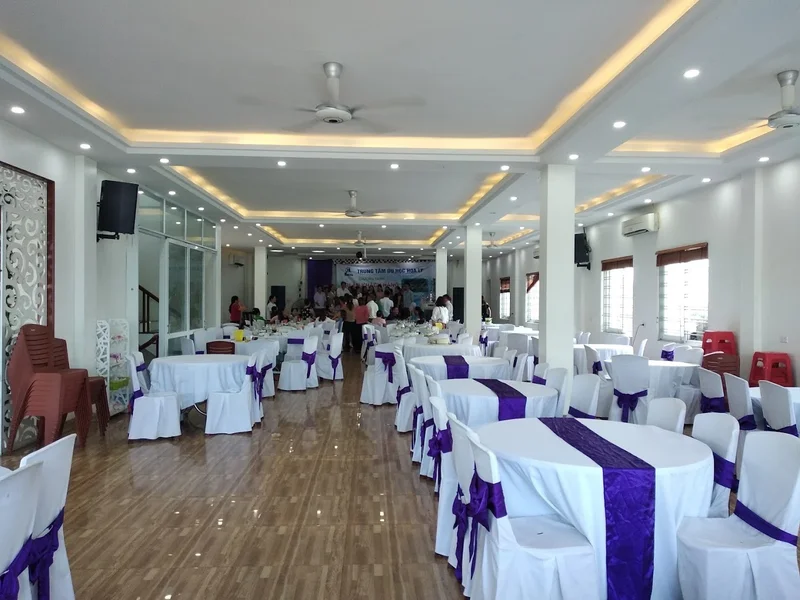 Nhà Hàng Hùng Vịnh