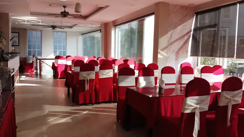 Nhà Hàng Phố Núi