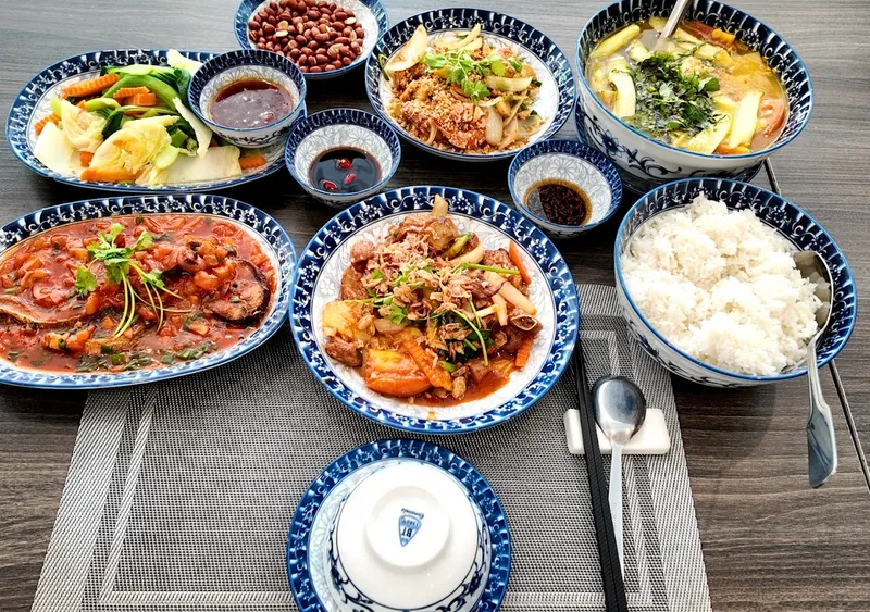 Nhà hàng Hương Biển Phú Quốc - Vietnamese Cuisine & Seafood