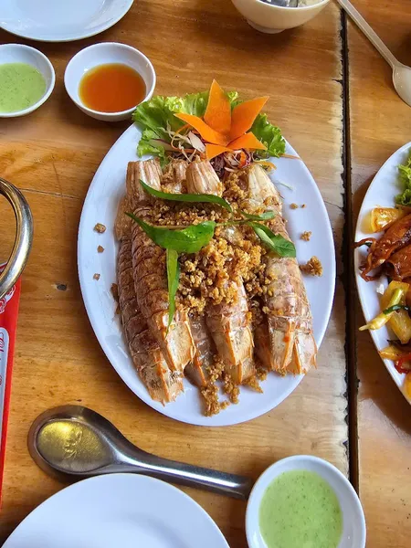 TUNA RESTAURANT