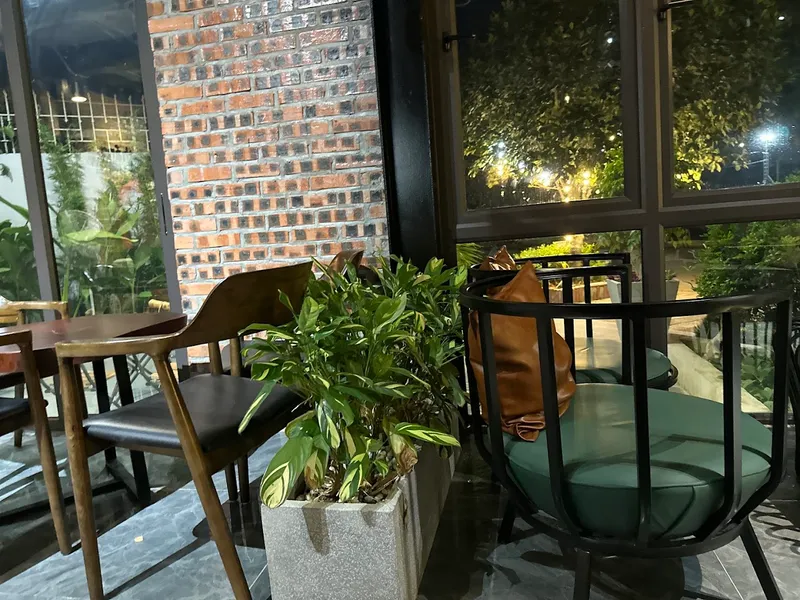 Tháng Hai Coffee