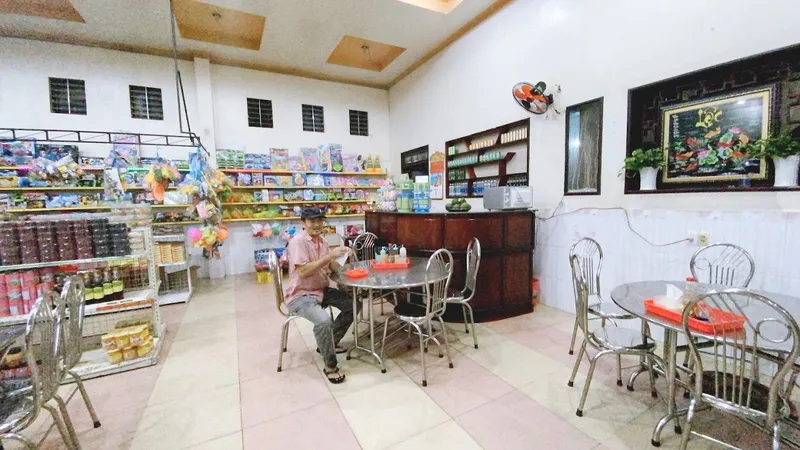 Quán Loan Cơm Phần