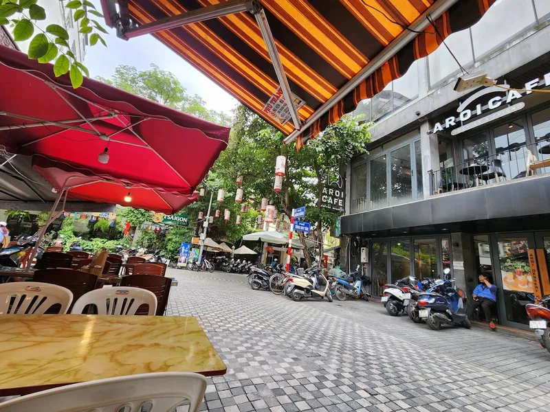 Phố Ẩm Thực Tống Duy Tân