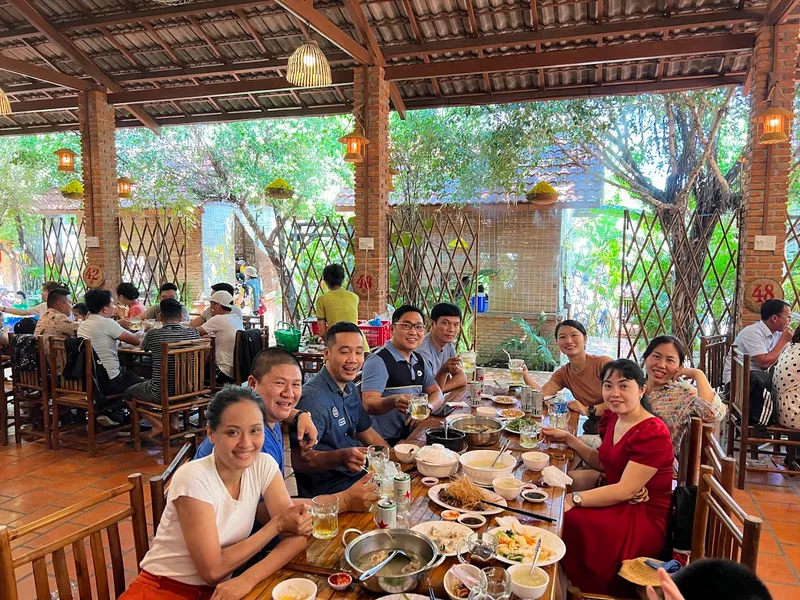Nhà Hàng Chốn Quê