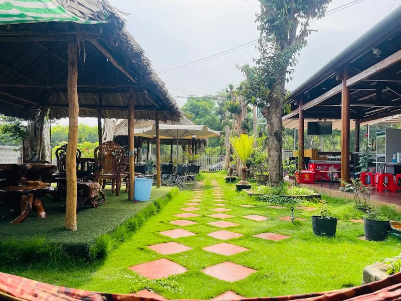 QUÁN CƠM QUÊ THÀNH HUÊ