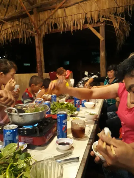 Quán Nhà Lá