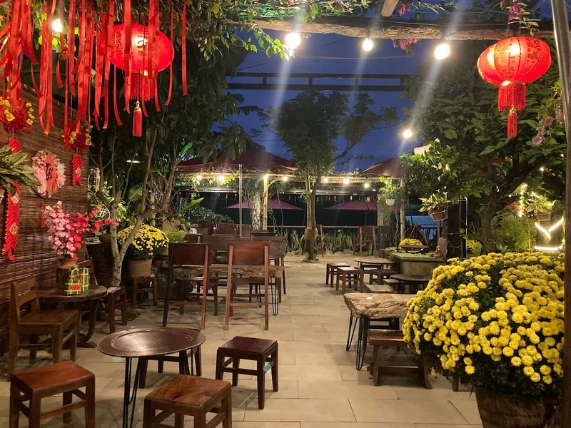 Tiệm cafe HẺM