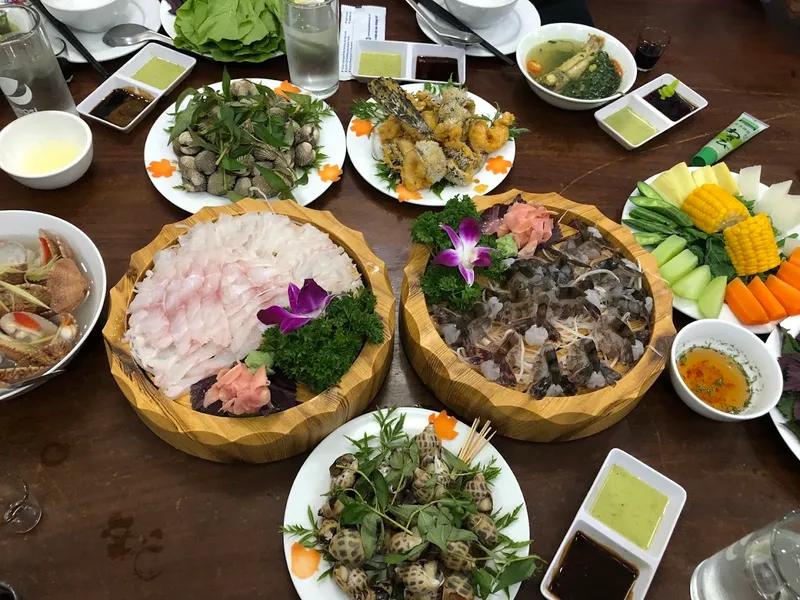Nhà Hàng Hải Sản Biển Đông