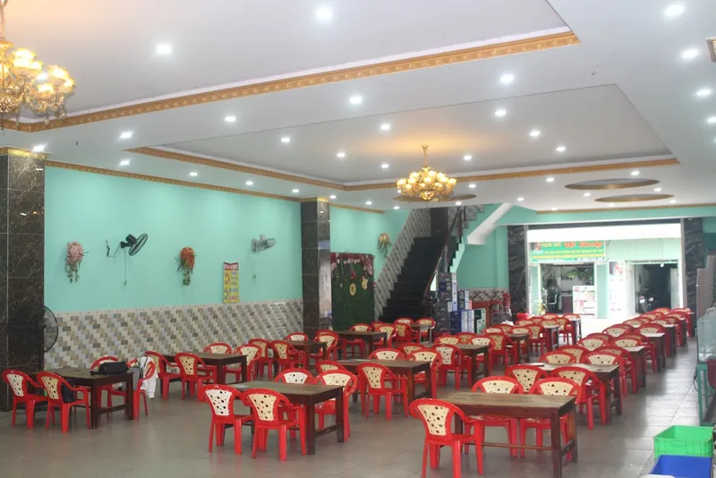 Nhà Hàng Lý Hải Long An