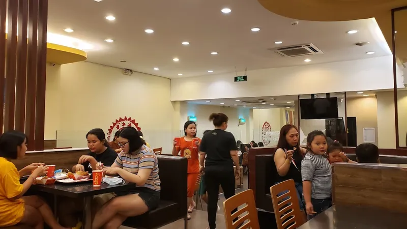 Texas Chicken Nguyễn Thái Học