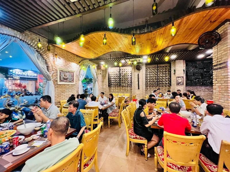 Nhà Hàng Hòn Đất - Quận Tân Phú