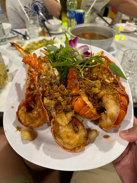 Hải Sản Dung Cua Restaurant
