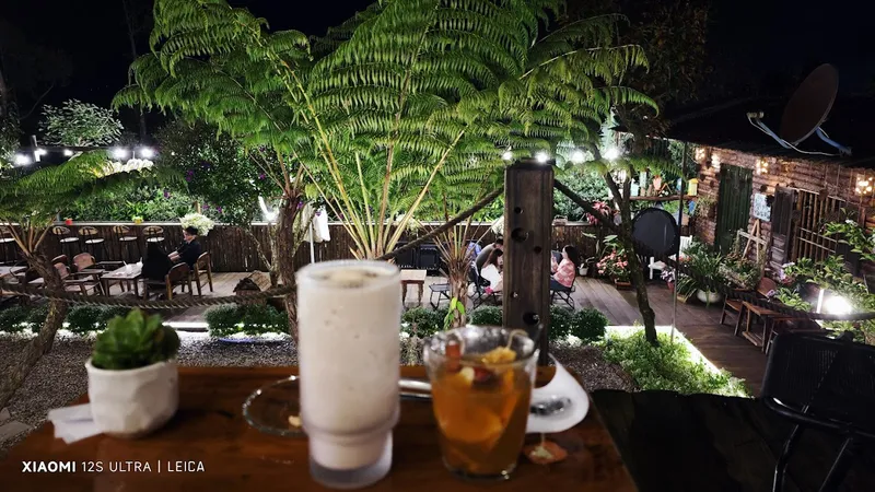 Tiệm cà phê Bên Hiên Nhà