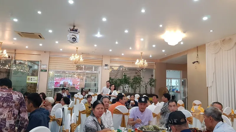 Nhà hàng bia Tây Âu
