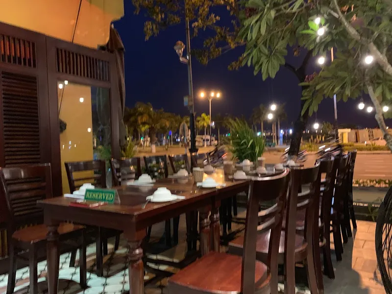 Nhà hàng Madame Lân