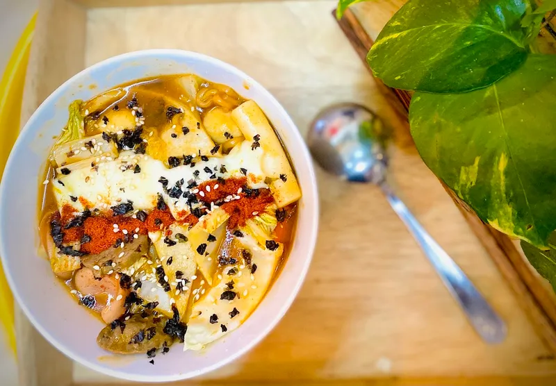 Cô chủ nhỏ Tokbokki - Mì cay & Bánh gạo Hàn Quốc