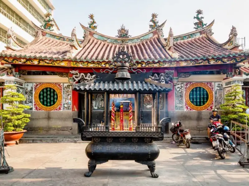 Miếu Bà Thiên Hậu - Hội Quán Tuệ Thành