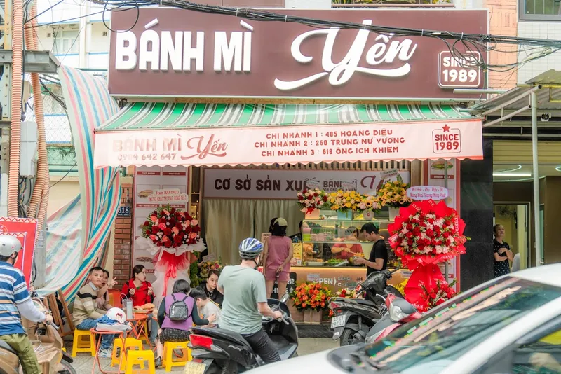 Bánh mì Yến