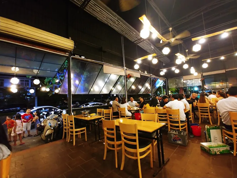 Nhà hàng Góc Phố