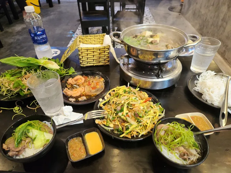 Lẩu Bò O Ty