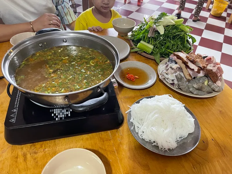 Lẩu Mắm 79