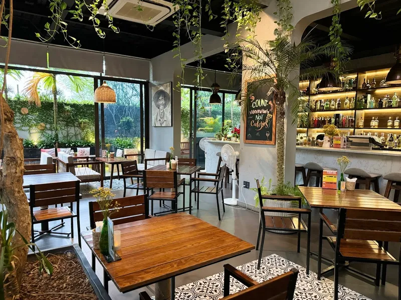 Son Tra Retreat - Garden Lounge & Eatery
