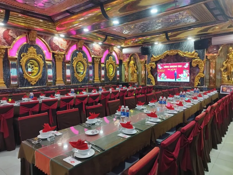 Nhà hàng Trung Gia