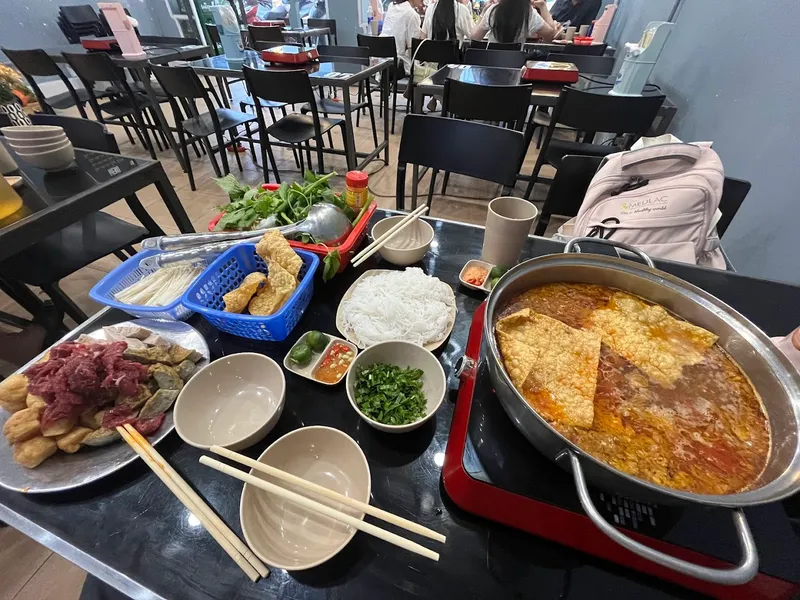 Lẩu Nguyệt