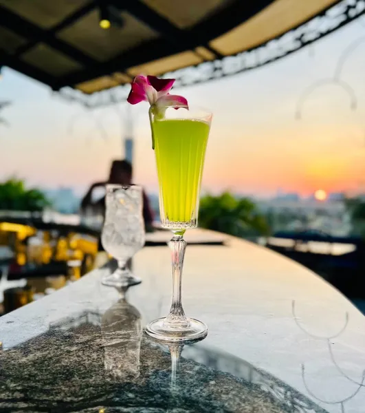 AIRA Sky Bar & Lounge