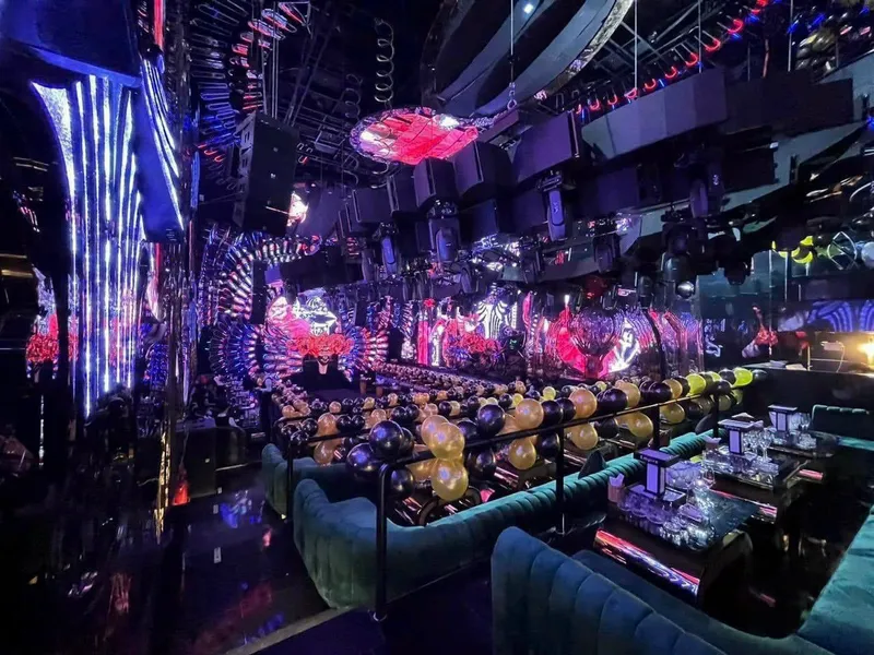 EMPIRE MUSIC | QUÁN BAR QUẬN 1