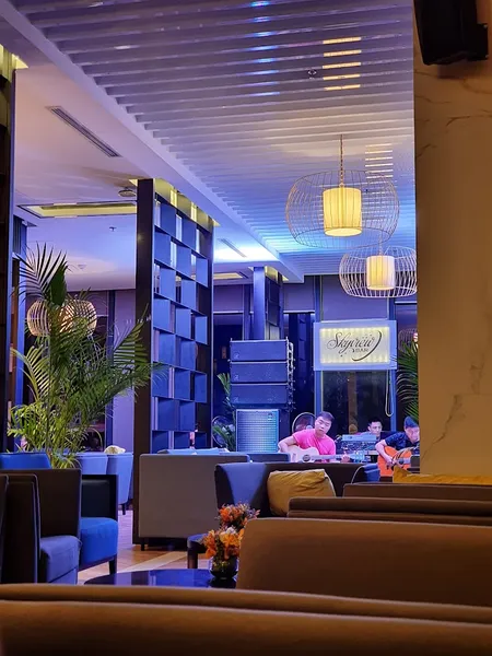 Zenith Bar