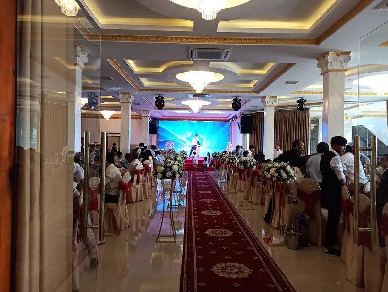 PHỐ ĐÔI PALACE