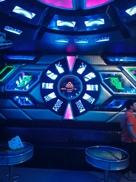 Cầu Vồng Karaoke