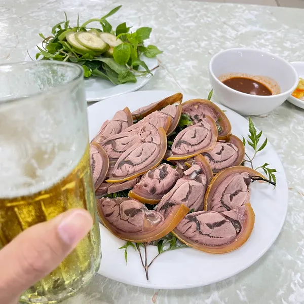 Bia Thu Hằng