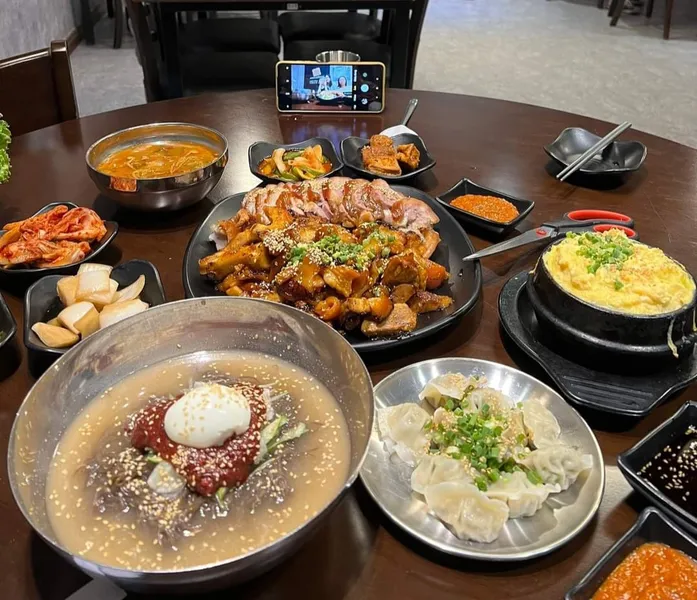 Nhà Hàng Chân Giò Hầm Hàn Quốc Maru Jokbal 하노이 마루족발